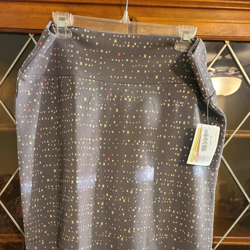 Lularoe Cassie skirt - NWT - size 2XL - grey with cream and red